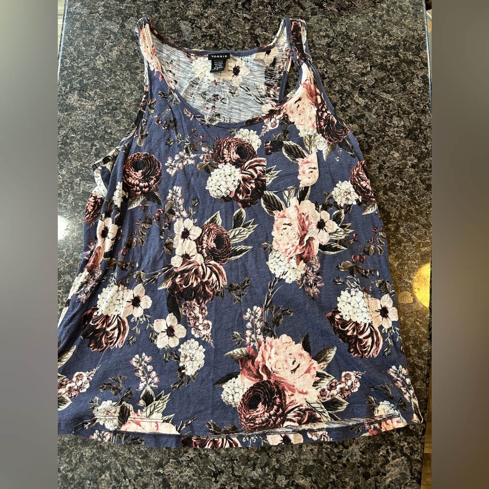 Torrid size 0/12 tank top